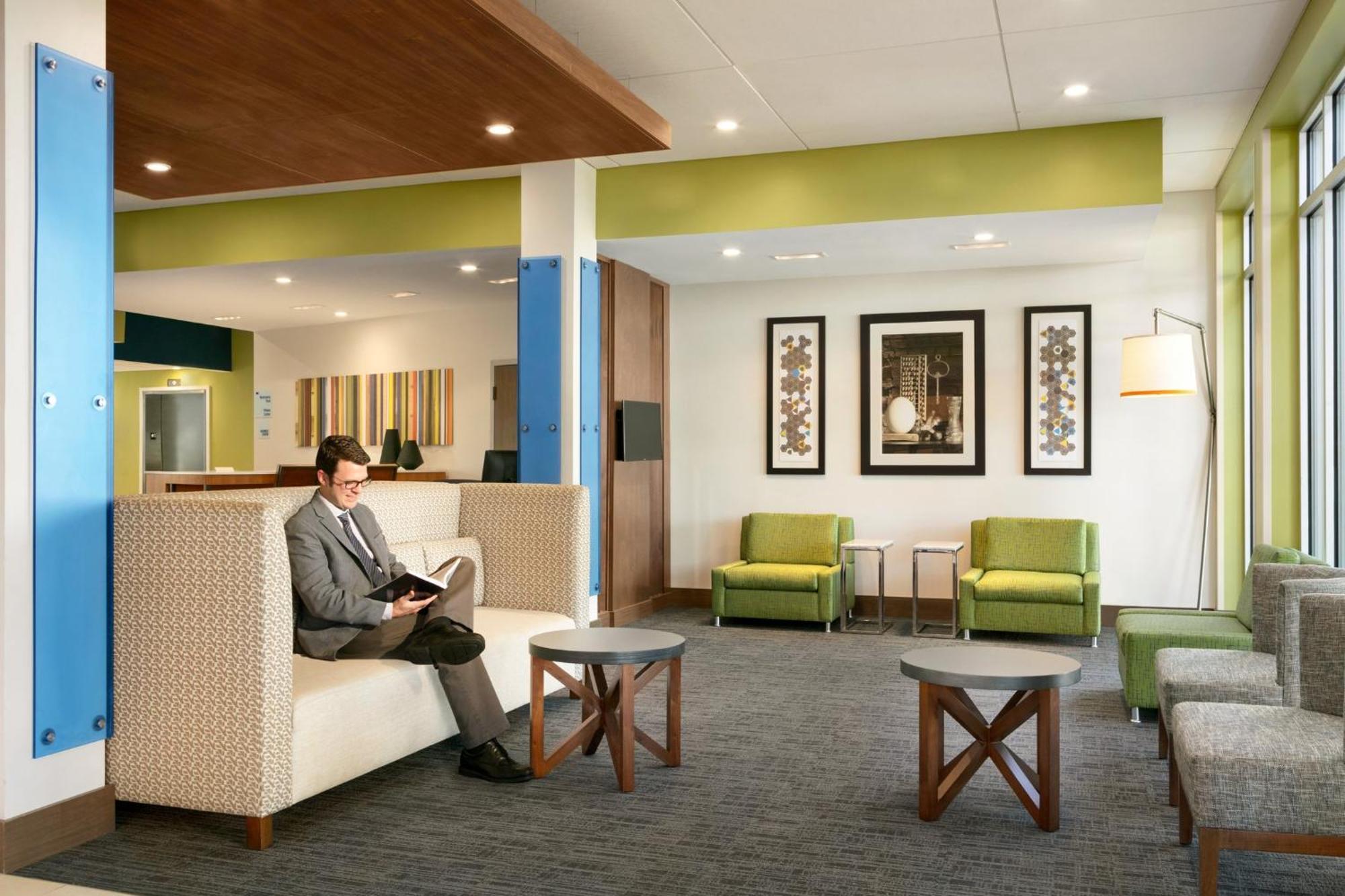 Holiday Inn Express & Suites Salisbury By Ihg Exterior foto